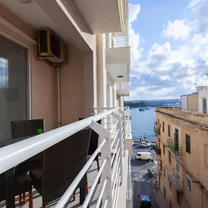 Seaside View Close To Ferries By Jl Sliema
